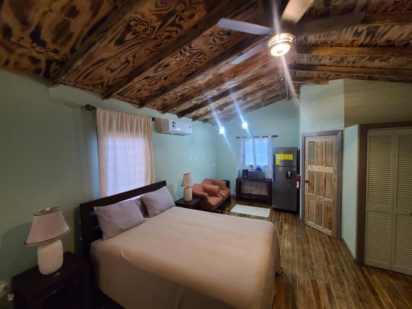 Tuquil-Ha Bed and Breakfast Ladyville Εξωτερικό φωτογραφία