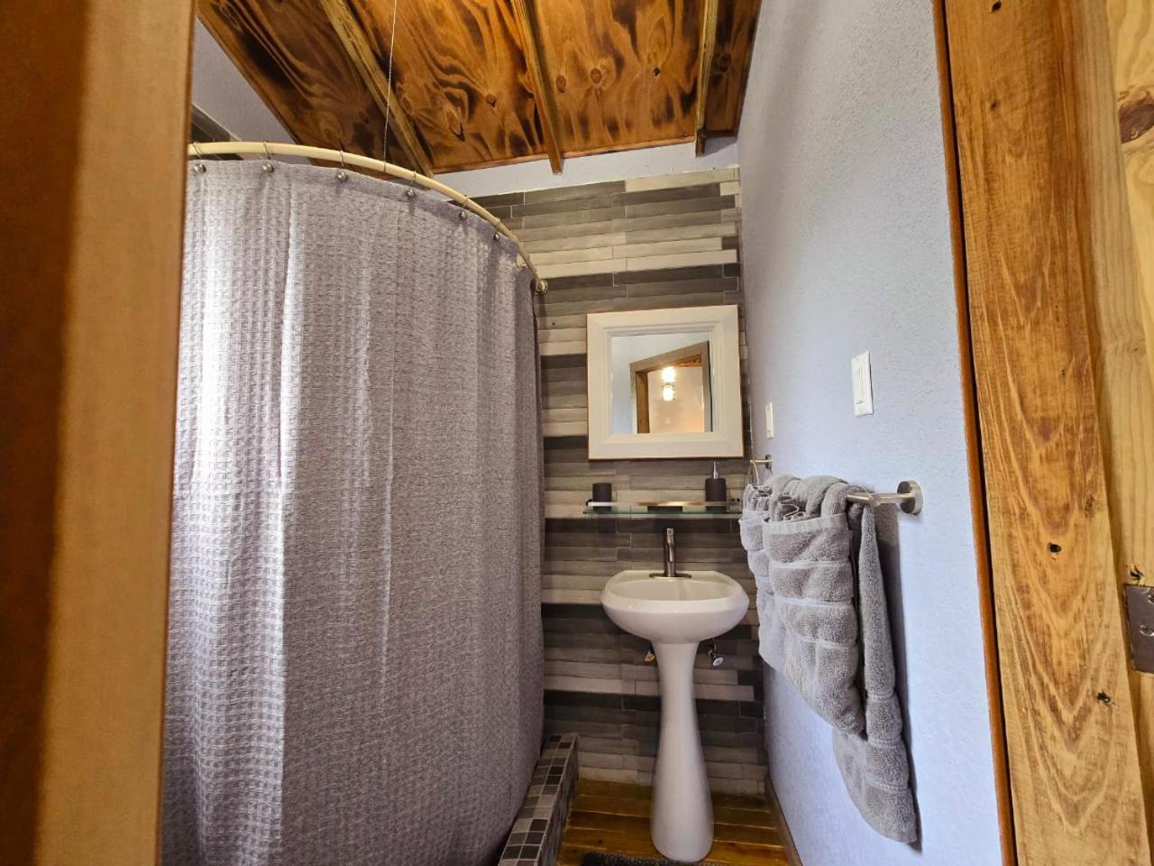 Tuquil-Ha Bed and Breakfast Ladyville Εξωτερικό φωτογραφία
