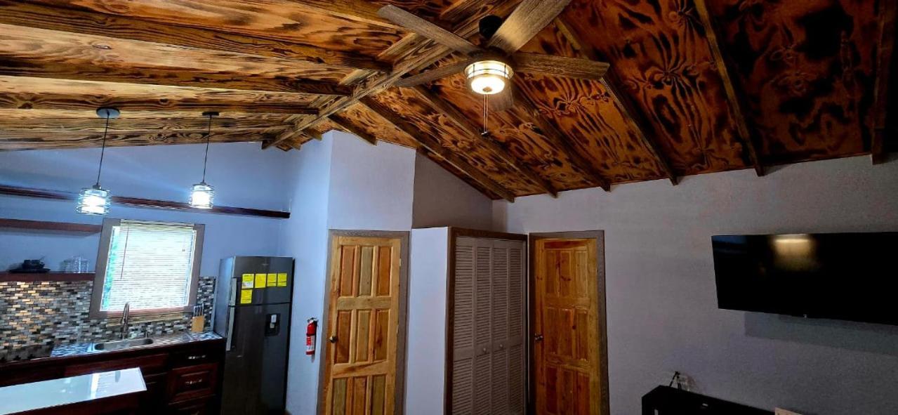 Tuquil-Ha Bed and Breakfast Ladyville Εξωτερικό φωτογραφία